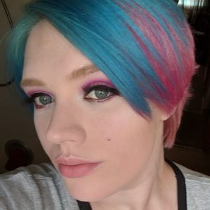 Meet your Posher, Abigail